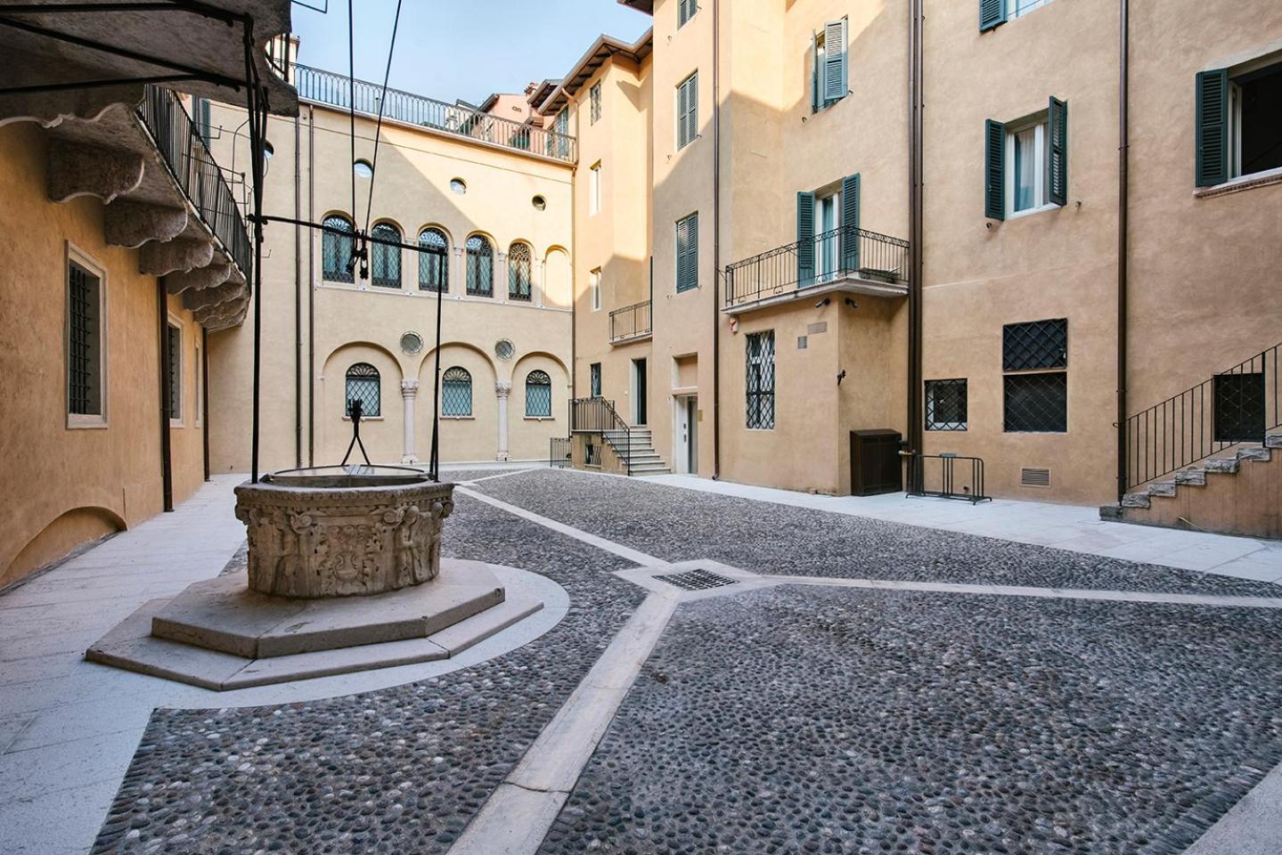 Palazzo Confalonieri Da Lisca Verona Eksteriør billede