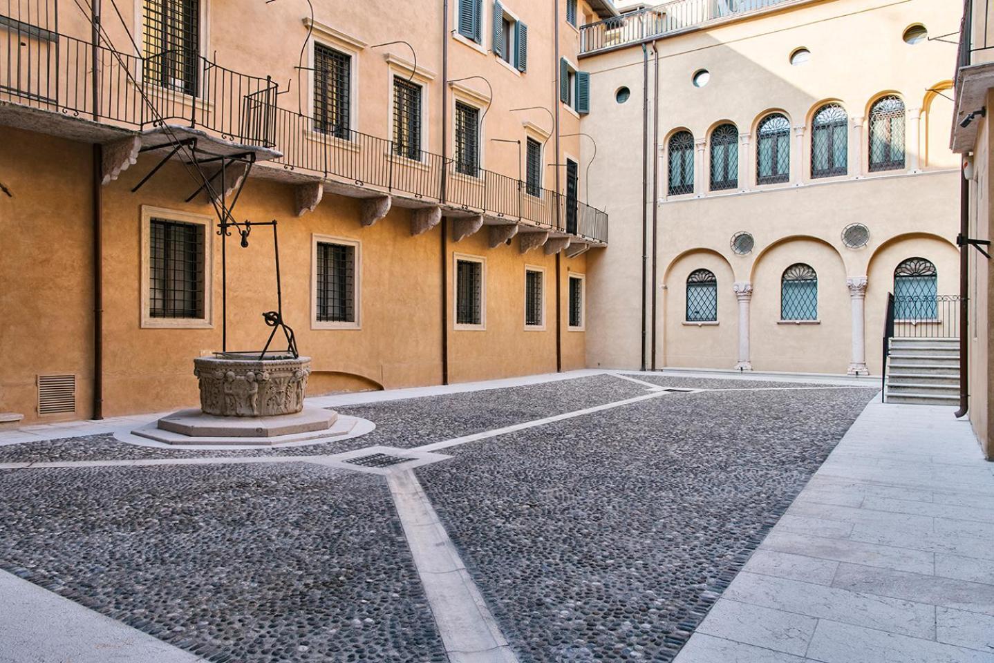 Palazzo Confalonieri Da Lisca Verona Eksteriør billede