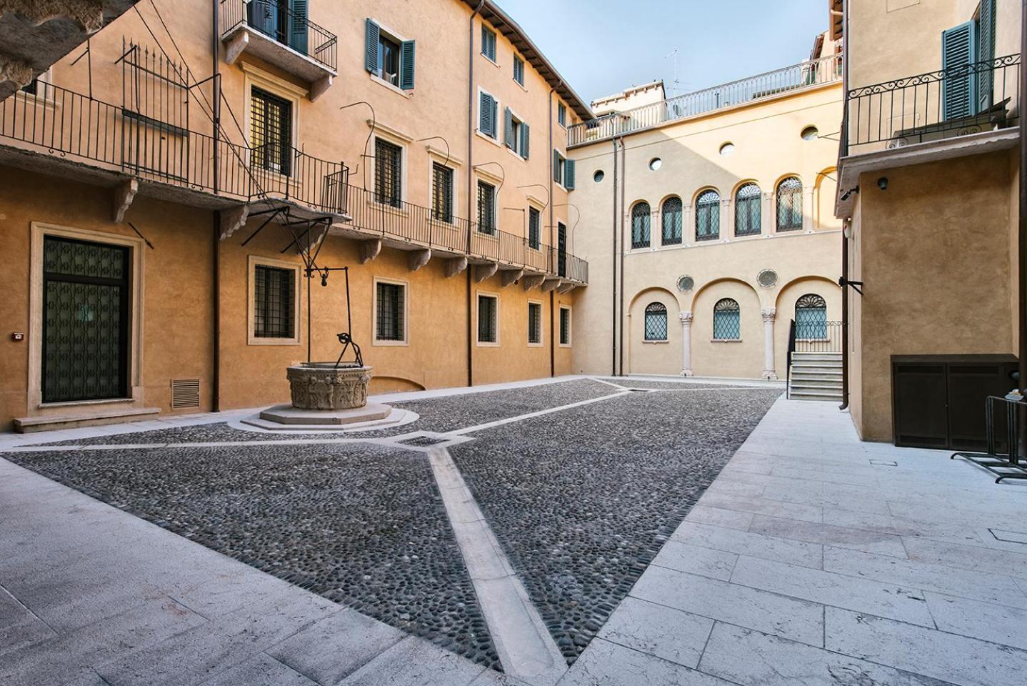 Palazzo Confalonieri Da Lisca Verona Eksteriør billede